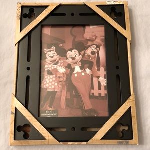 NWT Disney 5x7 black frame with Mickey icon cutouts.  From Disney Parks.